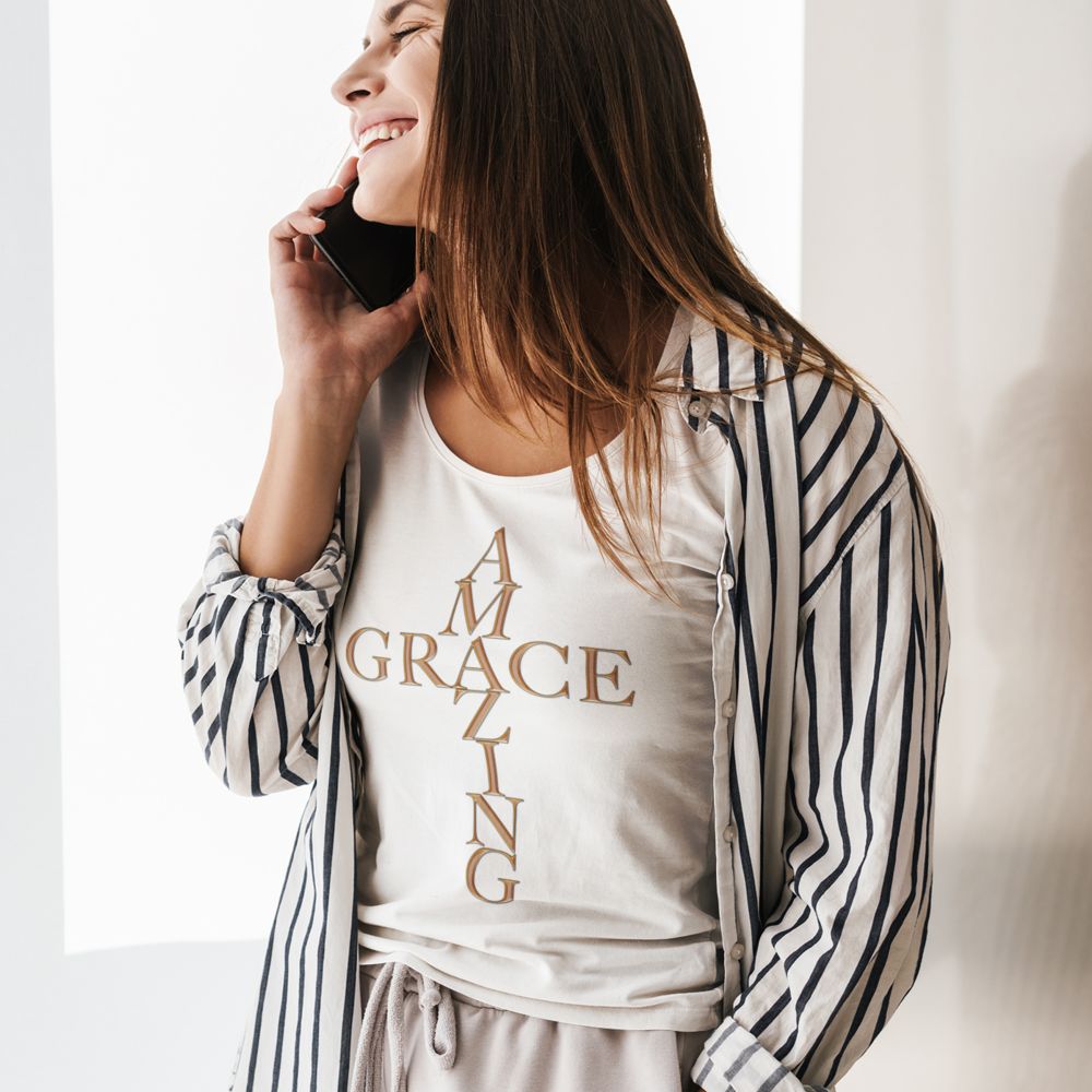 Amazing Grace - Gold Women’s Relaxed-Fit Scoop Neck T-Shirt Size: XS Color: Heather White Jesus Passion Apparel